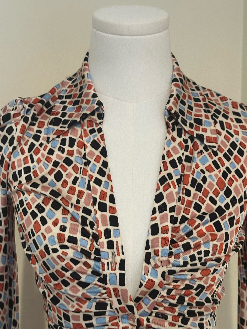 DIANE VON FURSTENBERG Mosaic Pattern LS Collar V-Neck Body Con Dress Sz XXS New! - Picture 5 of 16